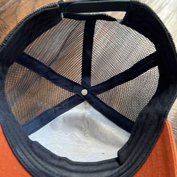 L.LBean Performance Trucker Cap, Cool print in GUc - Picture 5 of 6